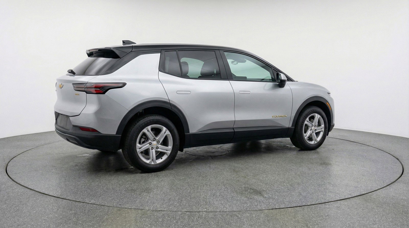 Used 2025 Chevrolet Equinox LT FWD image 9