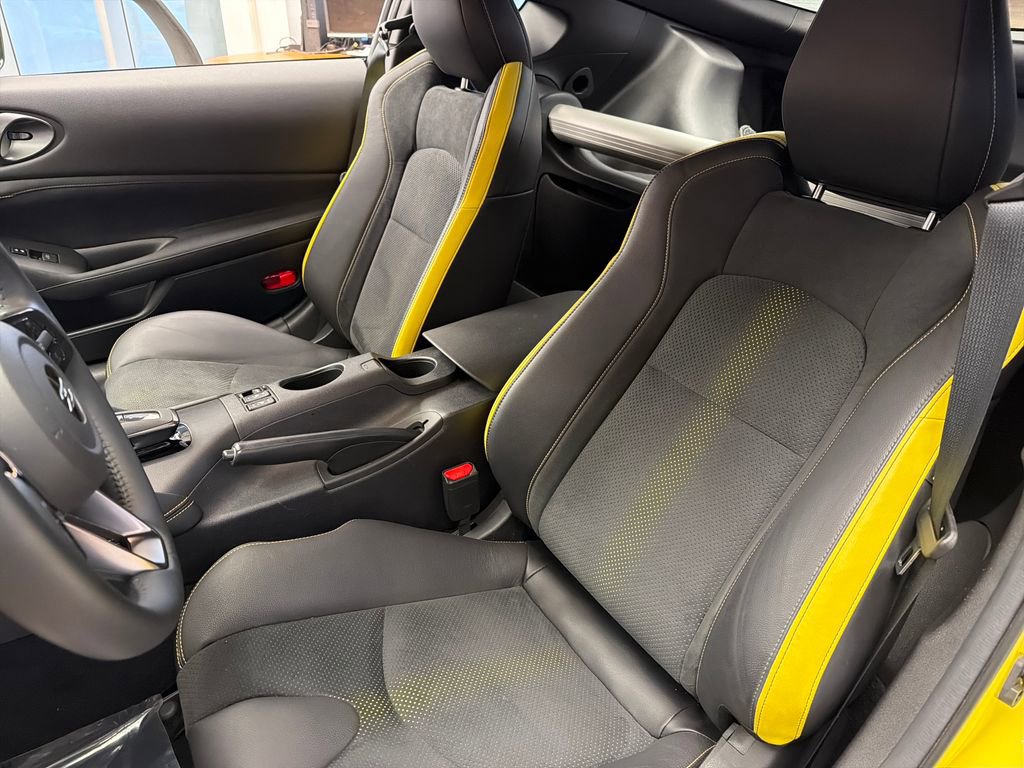 Used 2023 Nissan Z w/ Floor Mat Package (L93) RWD image 10