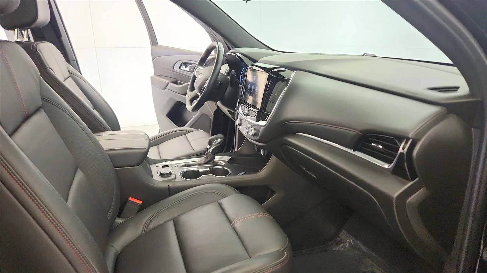 Used 2023 Chevrolet Traverse RS AWD/4WD image 41