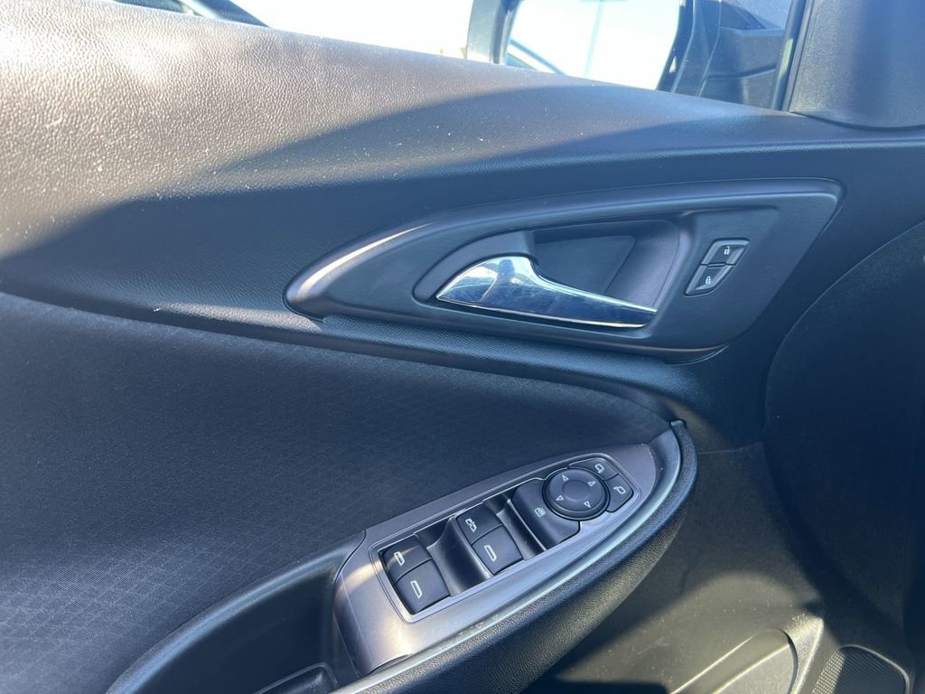 Used 2022 Chevrolet Malibu LT image 14