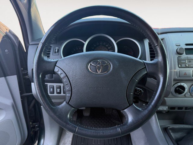 Used 2010 Toyota Tacoma 4x4 Access Cab image 8