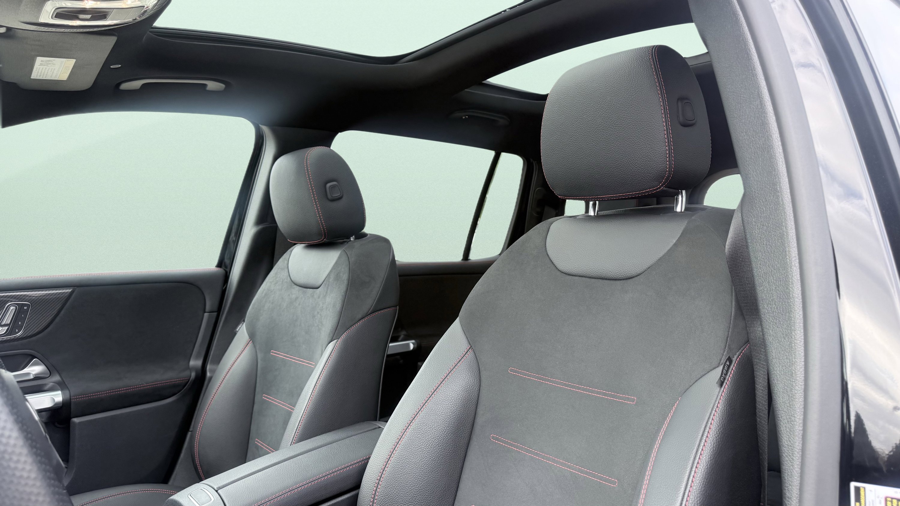 Used 2024 Mercedes-Benz GLB 250 image 26