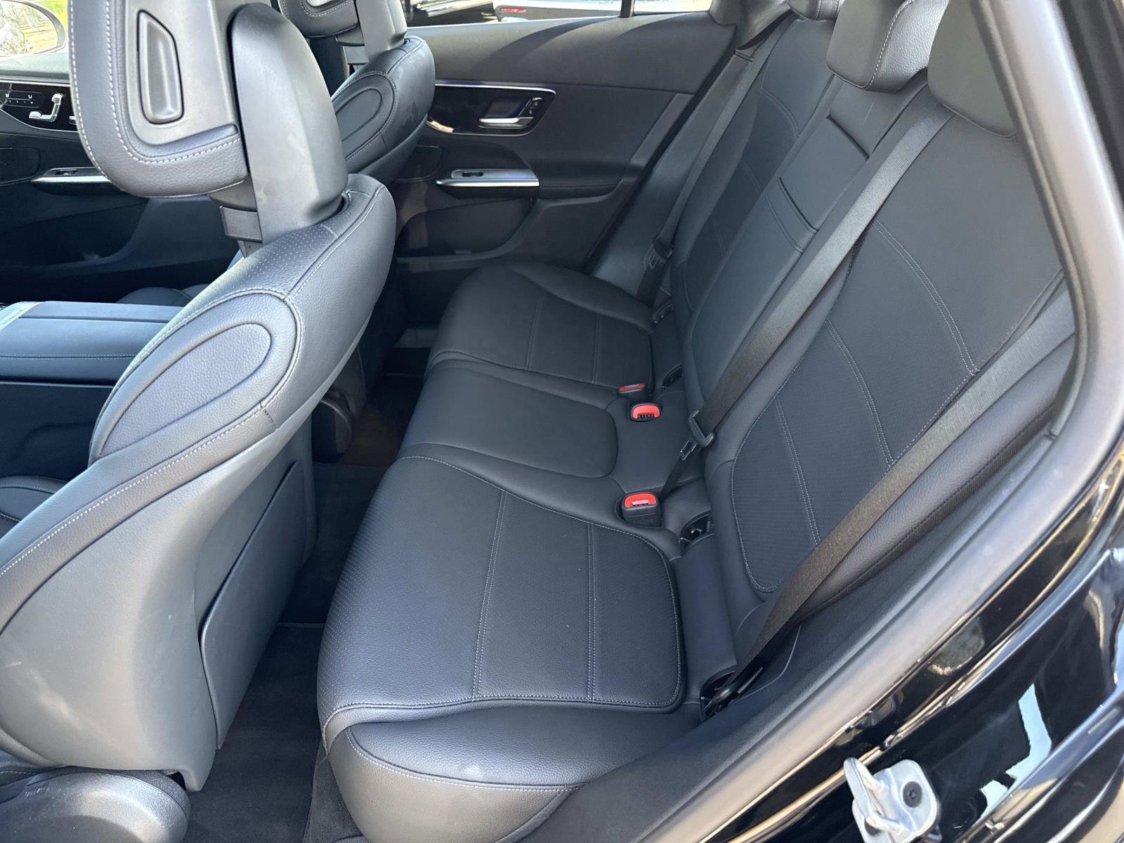 Used 2025 Mercedes-Benz GLC 300 image 15