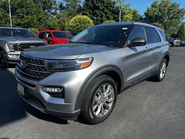 Certified 2023 Ford Explorer XLT w/ Equipment Group 202A AWD/4WD image 9