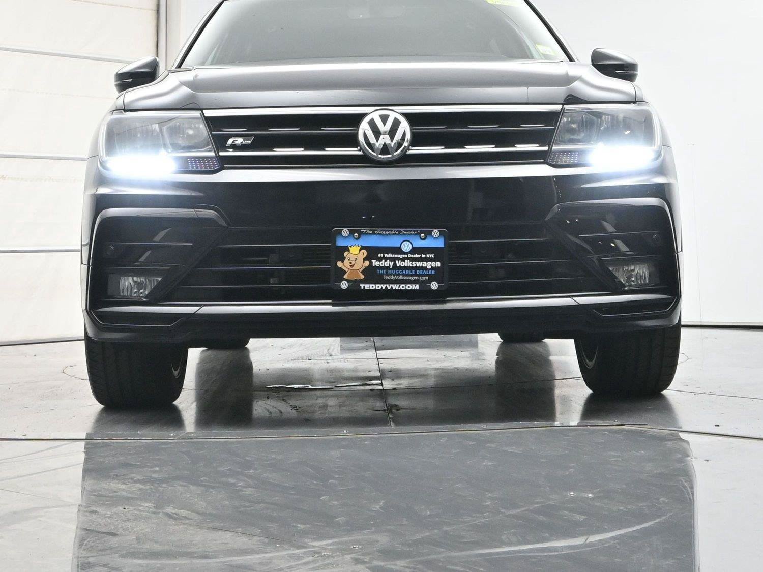 Used 2020 Volkswagen Tiguan SE R-Line AWD/4WD image 28