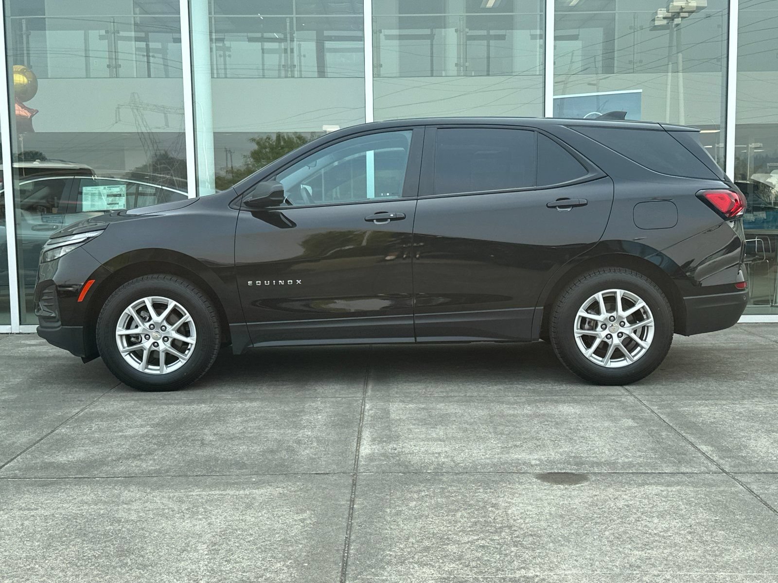 Used 2023 Chevrolet Equinox LS AWD/4WD image 6