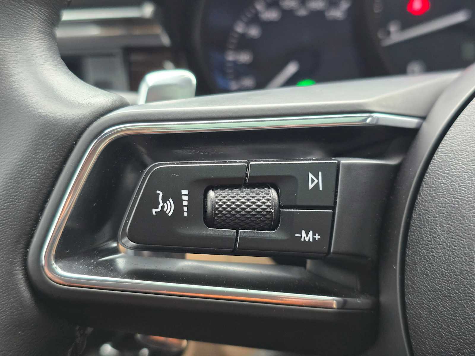 Used 2025 Porsche Macan image 29