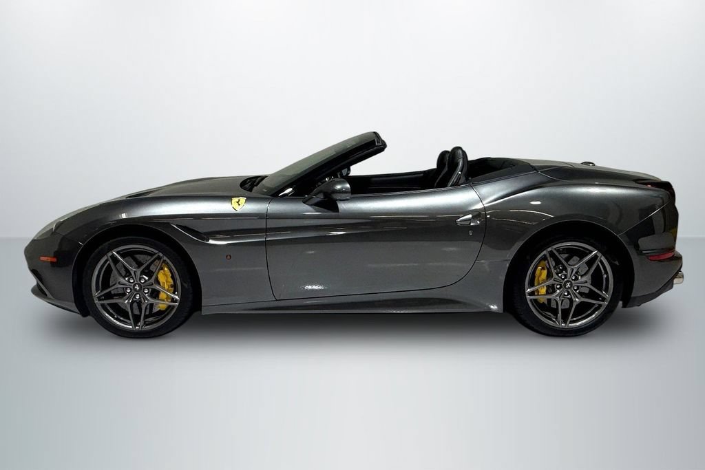 Used 2015 Ferrari California T RWD image 8