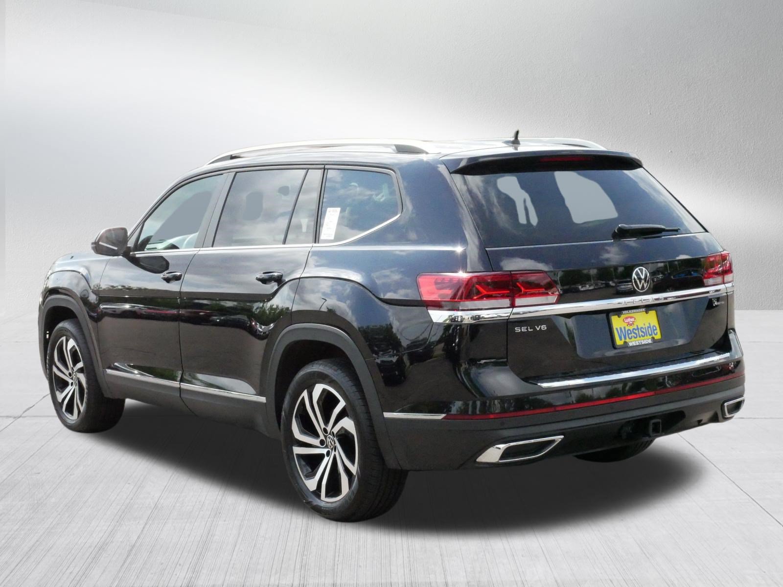 Certified 2023 Volkswagen Atlas SEL AWD/4WD image 3