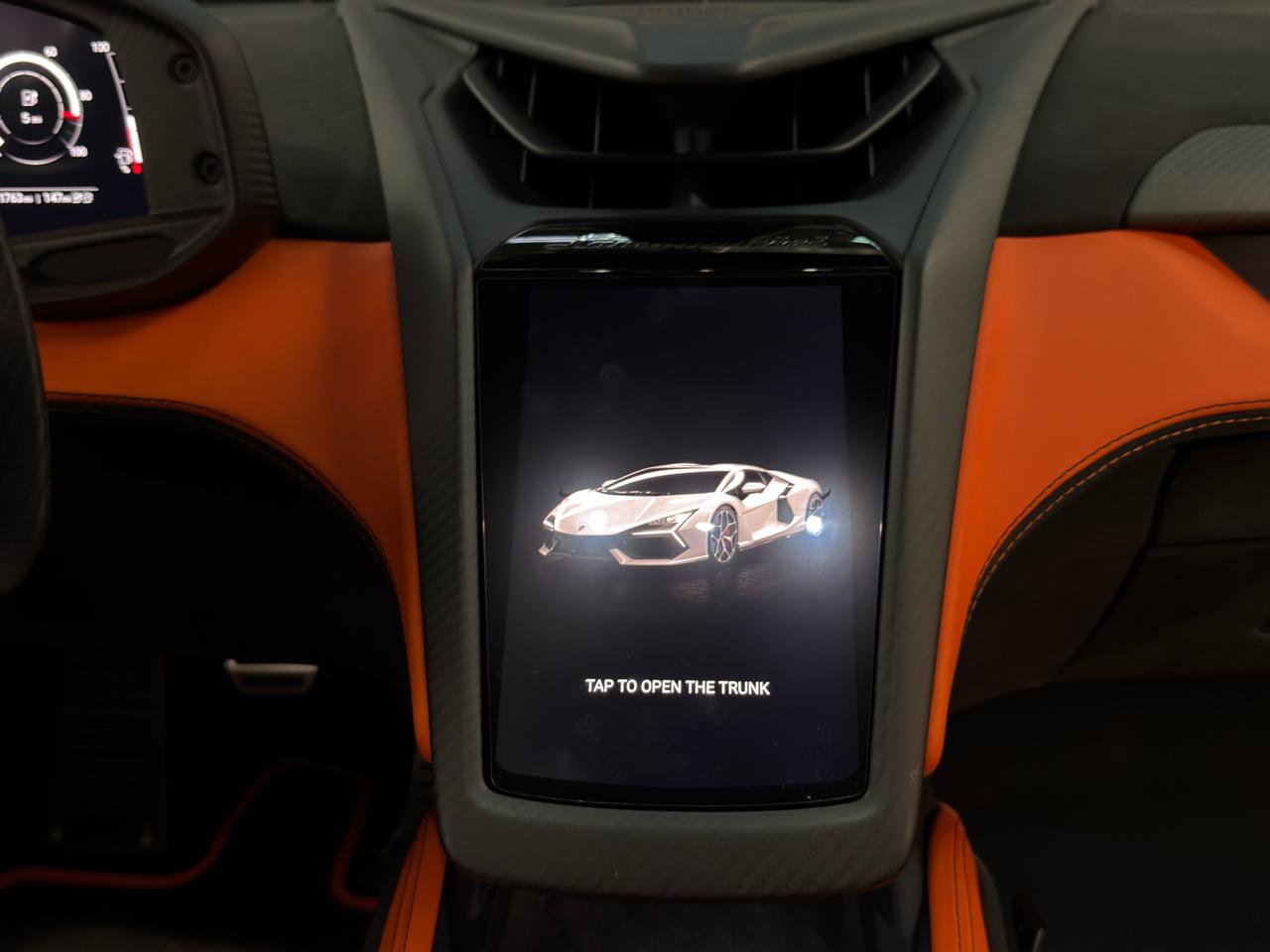 Used 2024 Lamborghini Revuelto image 18