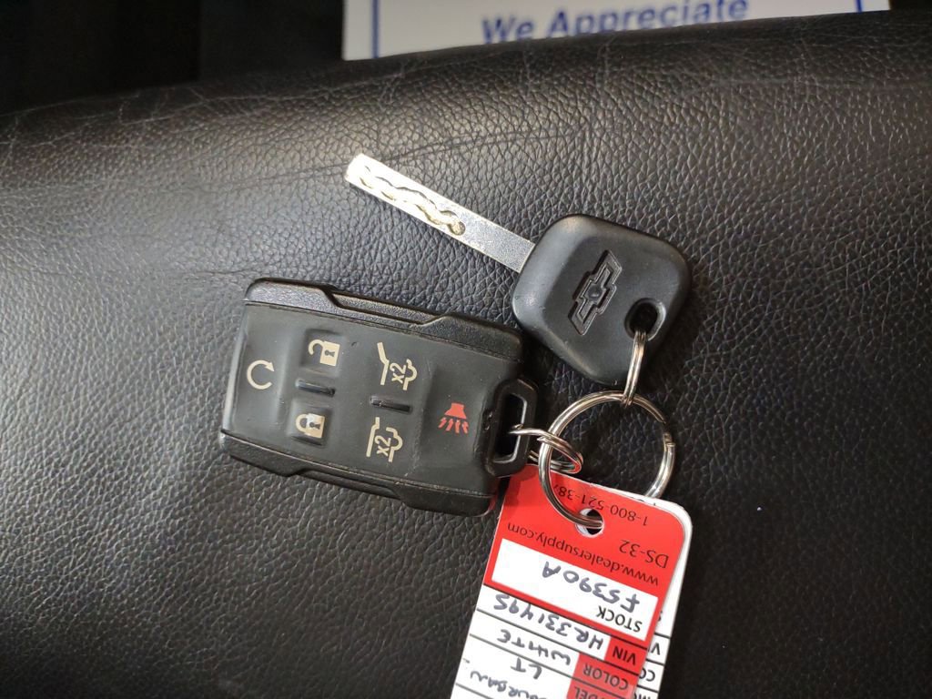 Used 2017 Chevrolet Suburban LT image 40