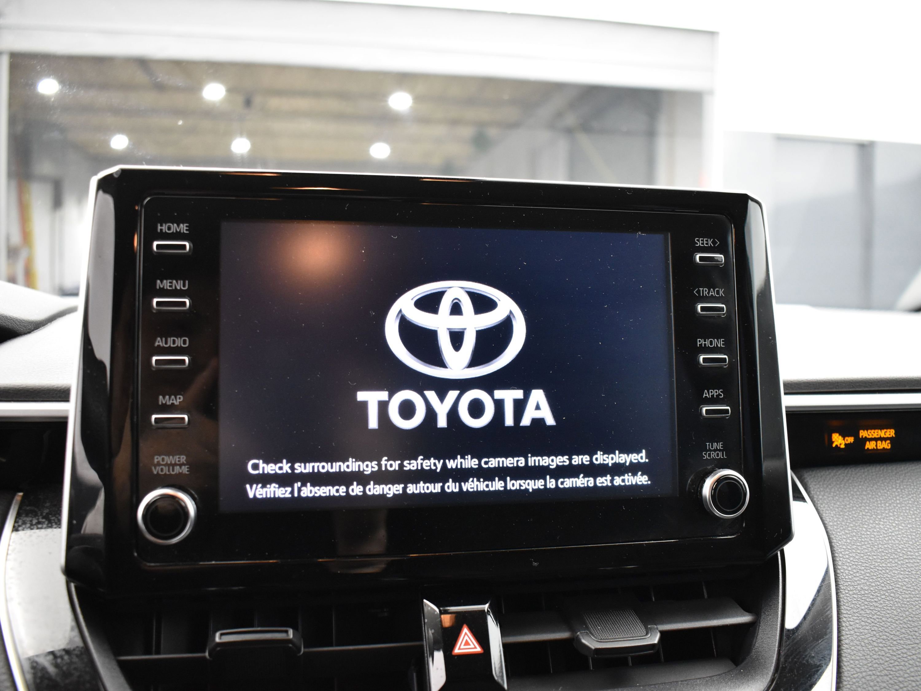 Used 2020 Toyota Corolla LE image 8