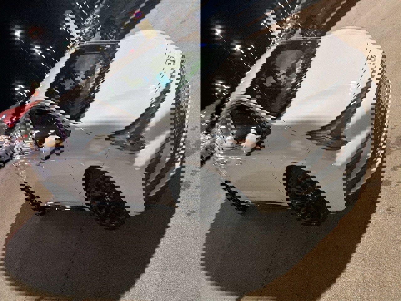 Used 2023 Toyota Corolla SE image 2