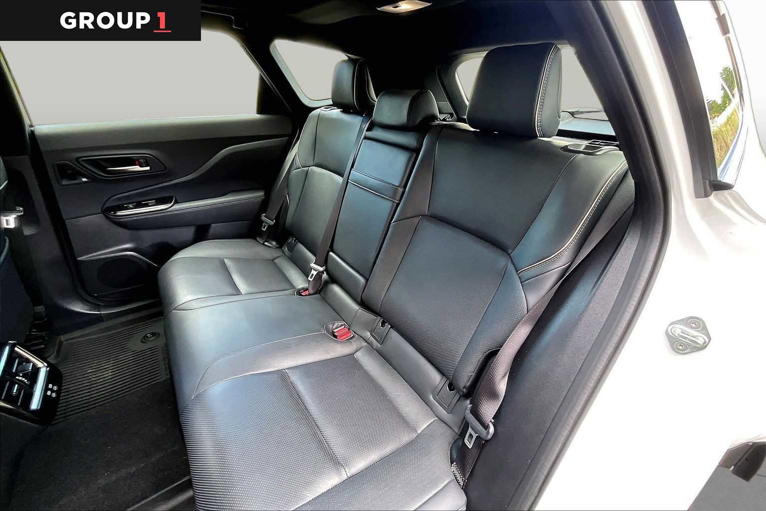 Used 2025 Toyota Crown Signia w/ Advanced Technology Package AWD/4WD image 21