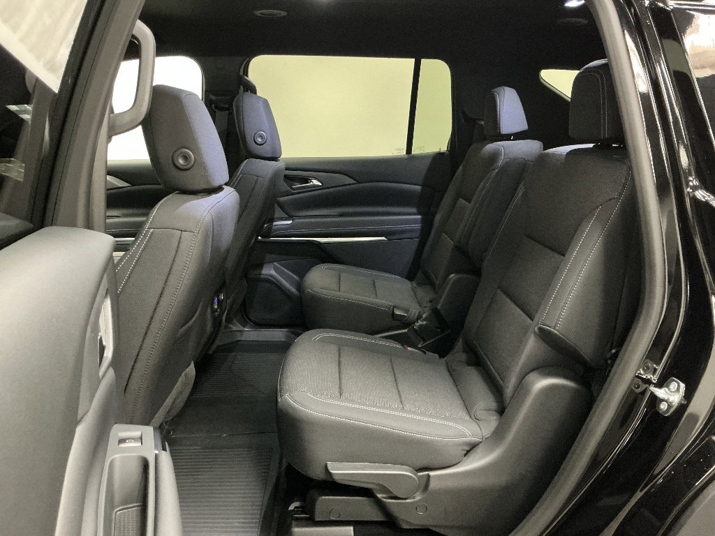 New 2026 Chevrolet Traverse LT w/ LPO, Floor Liner Package FWD image 21