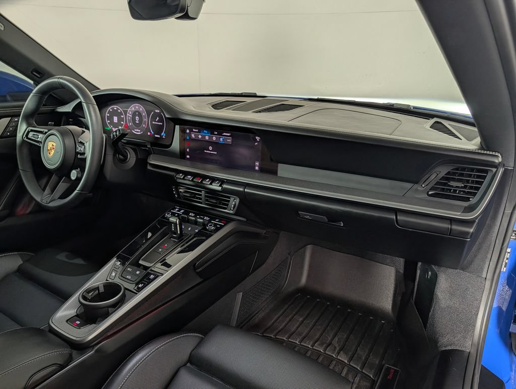 Certified 2025 Porsche 911 Carrera RWD image 18