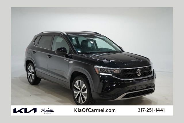 Used 2022 Volkswagen Taos SE image 1