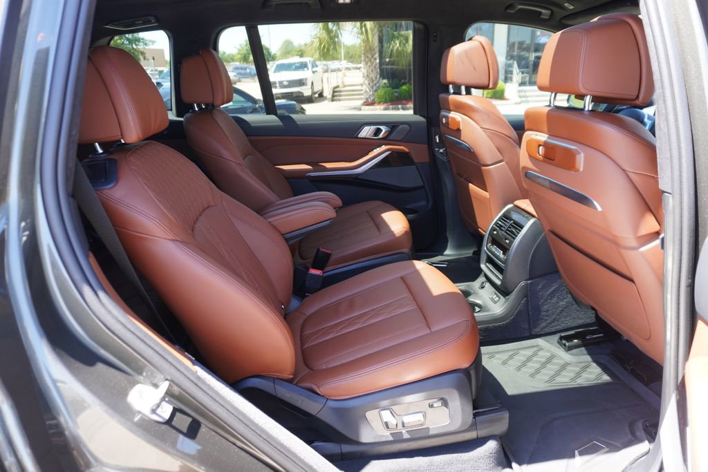 Used 2025 BMW X7 xDrive40i w/ M Sport Package AWD/4WD image 24