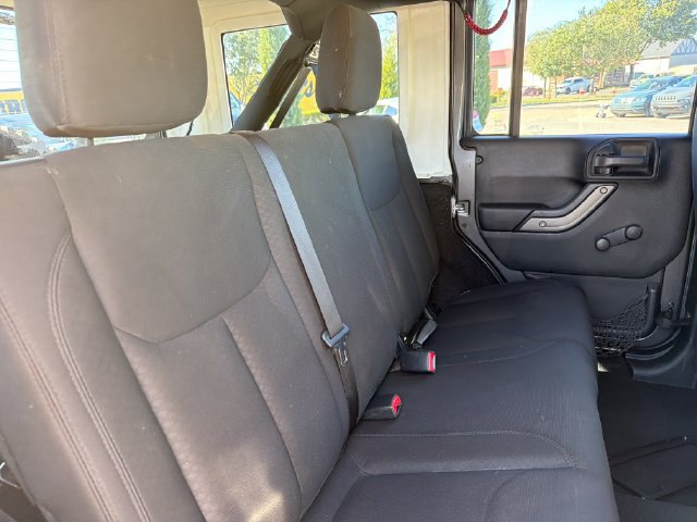 Used 2018 Jeep Wrangler Unlimited Sport w/ Connectivity Group AWD/4WD image 27