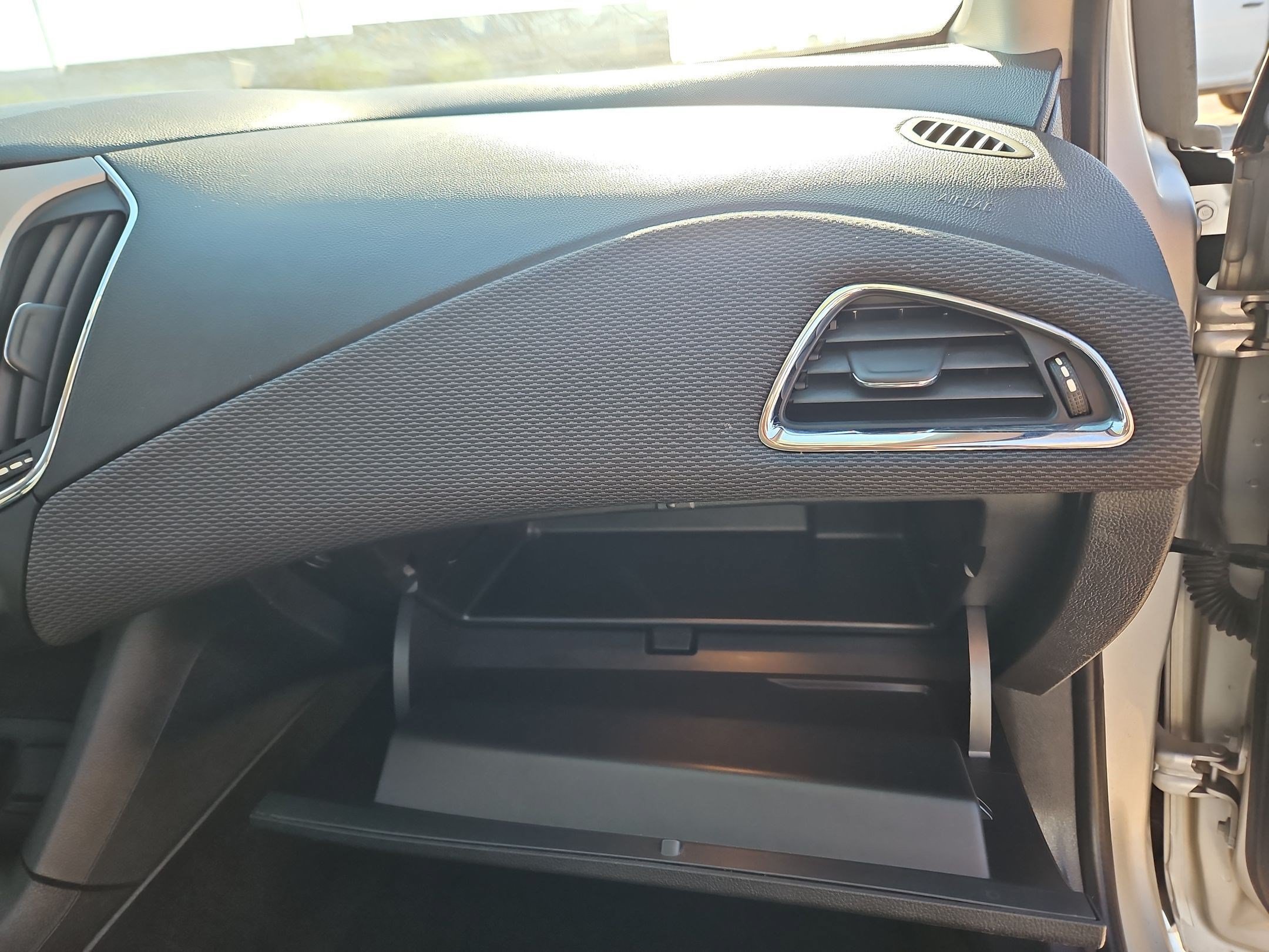 Certified 2017 Chevrolet Cruze LS FWD image 29