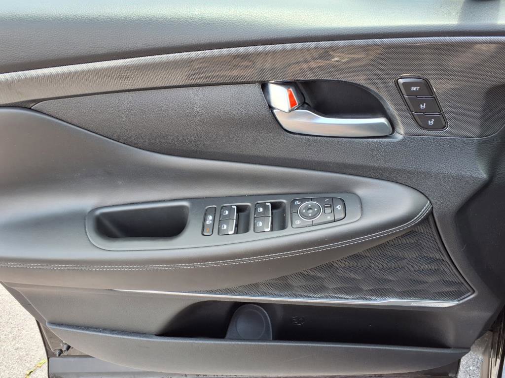 Used 2023 Hyundai Santa Fe Limited image 9