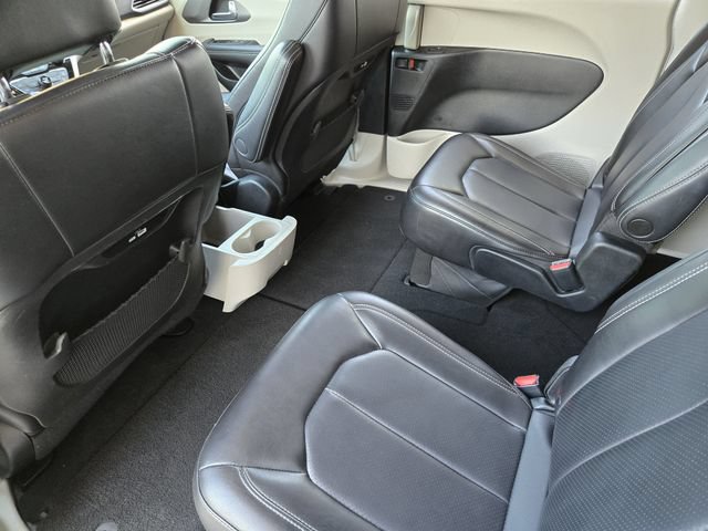 Certified 2023 Chrysler Pacifica Touring-L FWD image 28