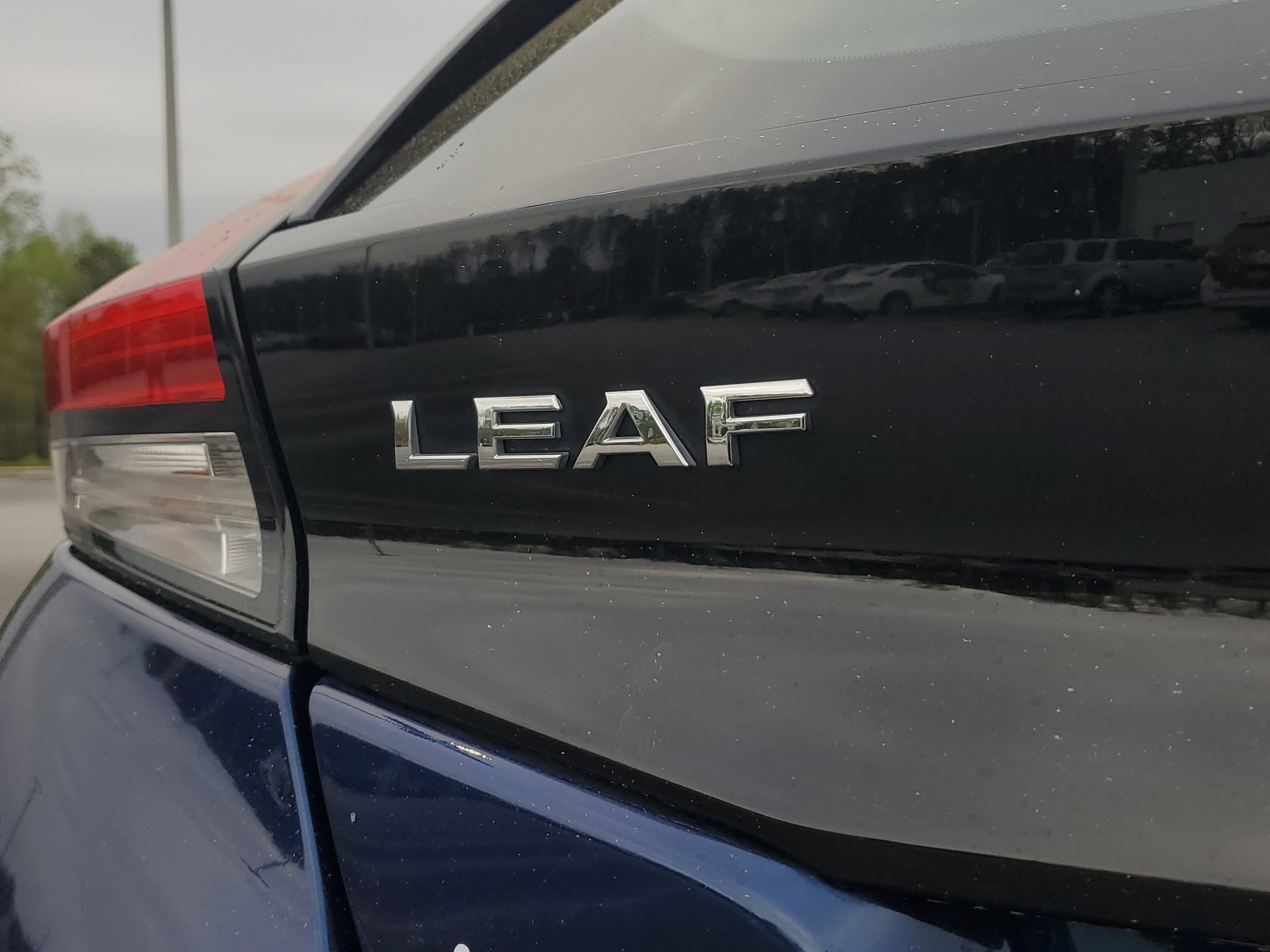 Used 2018 Nissan Leaf SV w/ SV Technology Package image 9