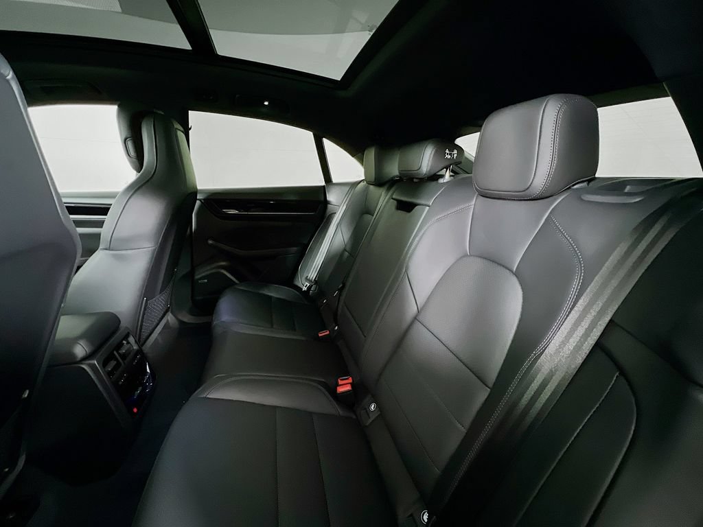New 2026 Porsche Macan 4 Electric AWD/4WD image 24