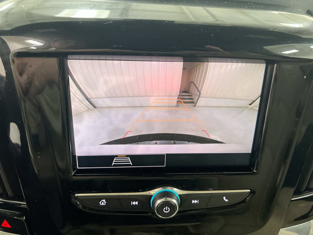 Used 2023 Chevrolet Traverse LS FWD image 15