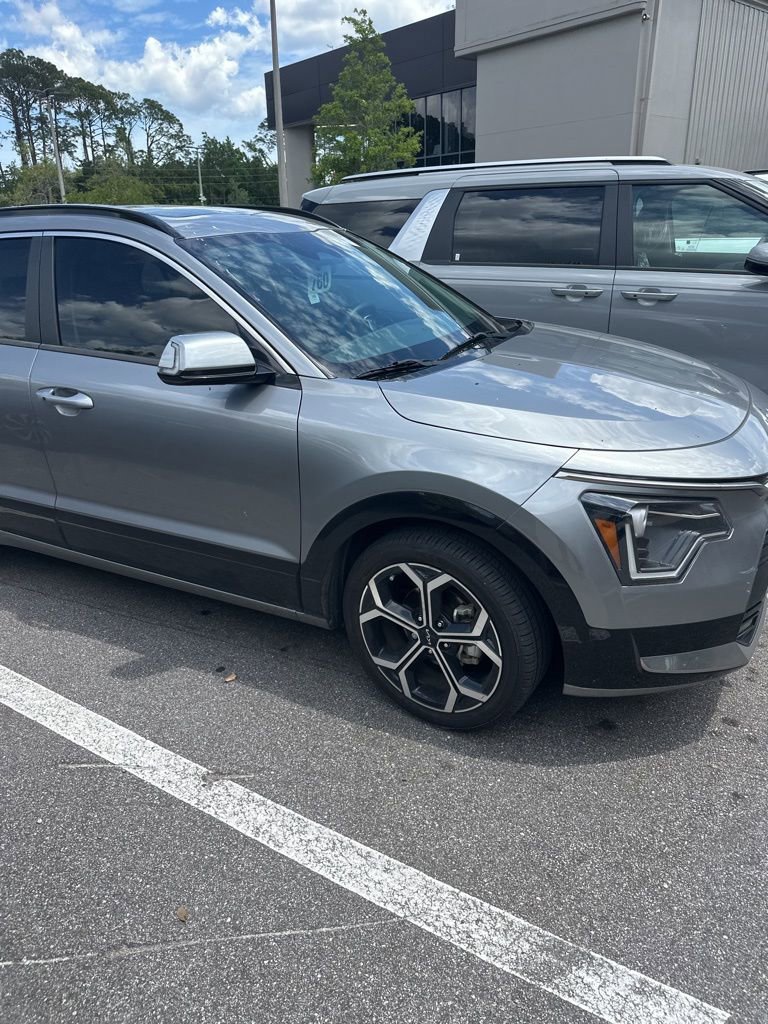 Certified 2023 Kia Niro EX Touring FWD image 2