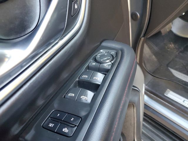 Used 2021 Chevrolet Suburban RST w/ Luxury Package image 17