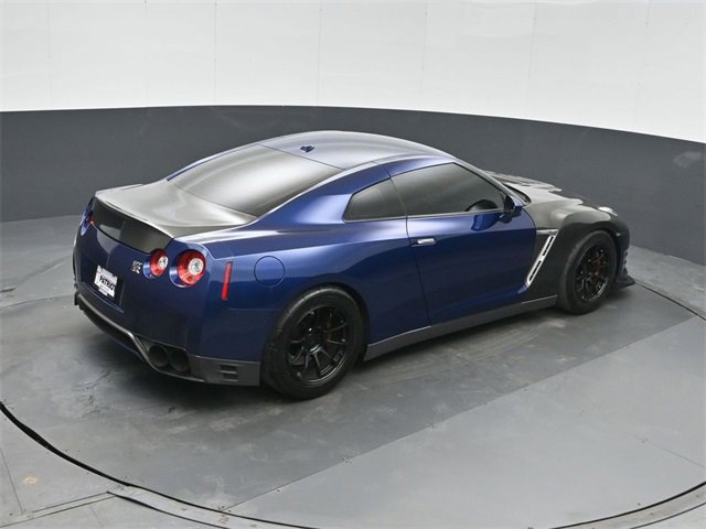 Used 2015 Nissan GT-R Black Edition image 29