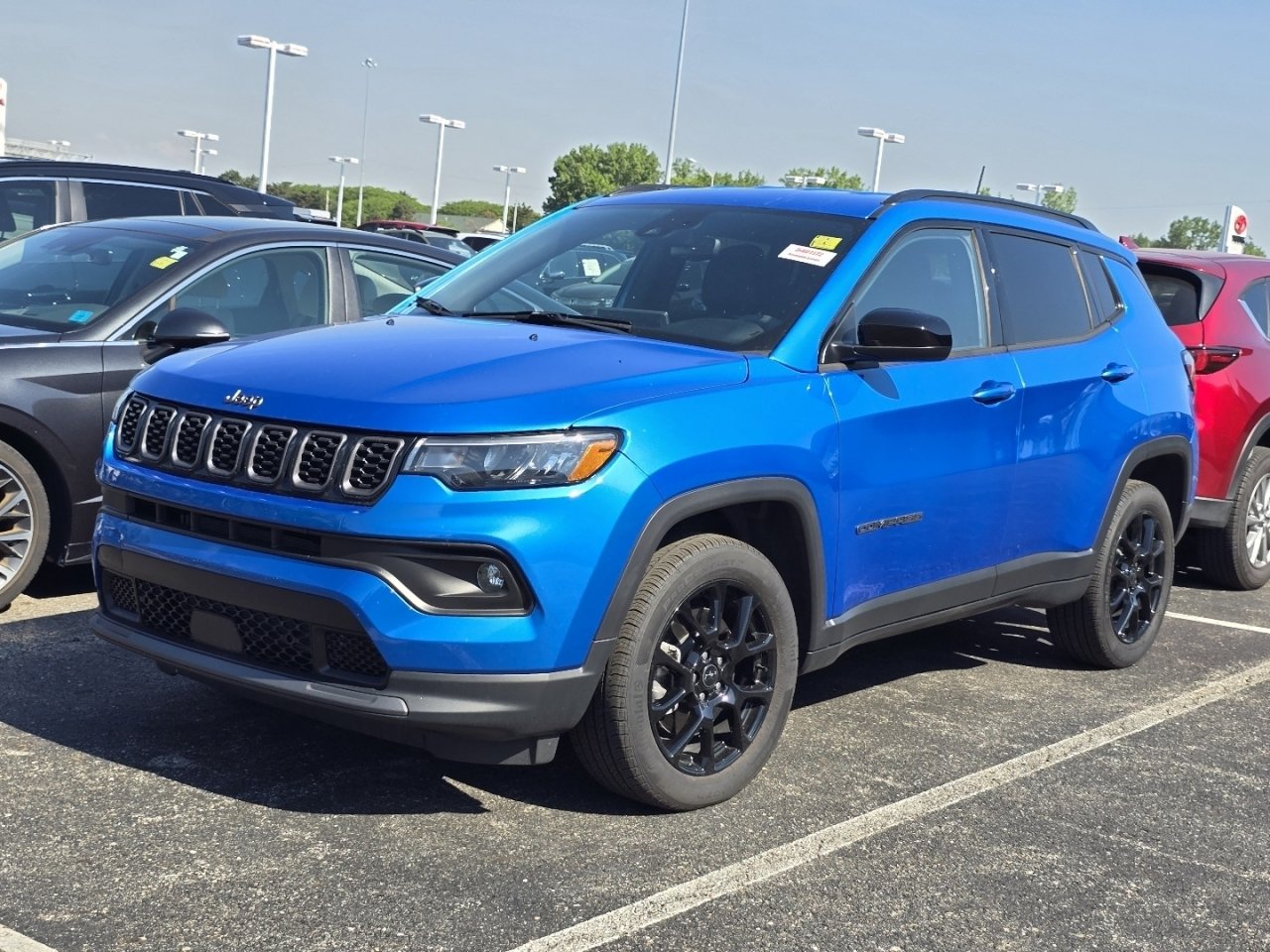 Used 2025 Jeep Compass Latitude w/ Altitude Special Edition AWD/4WD image 3