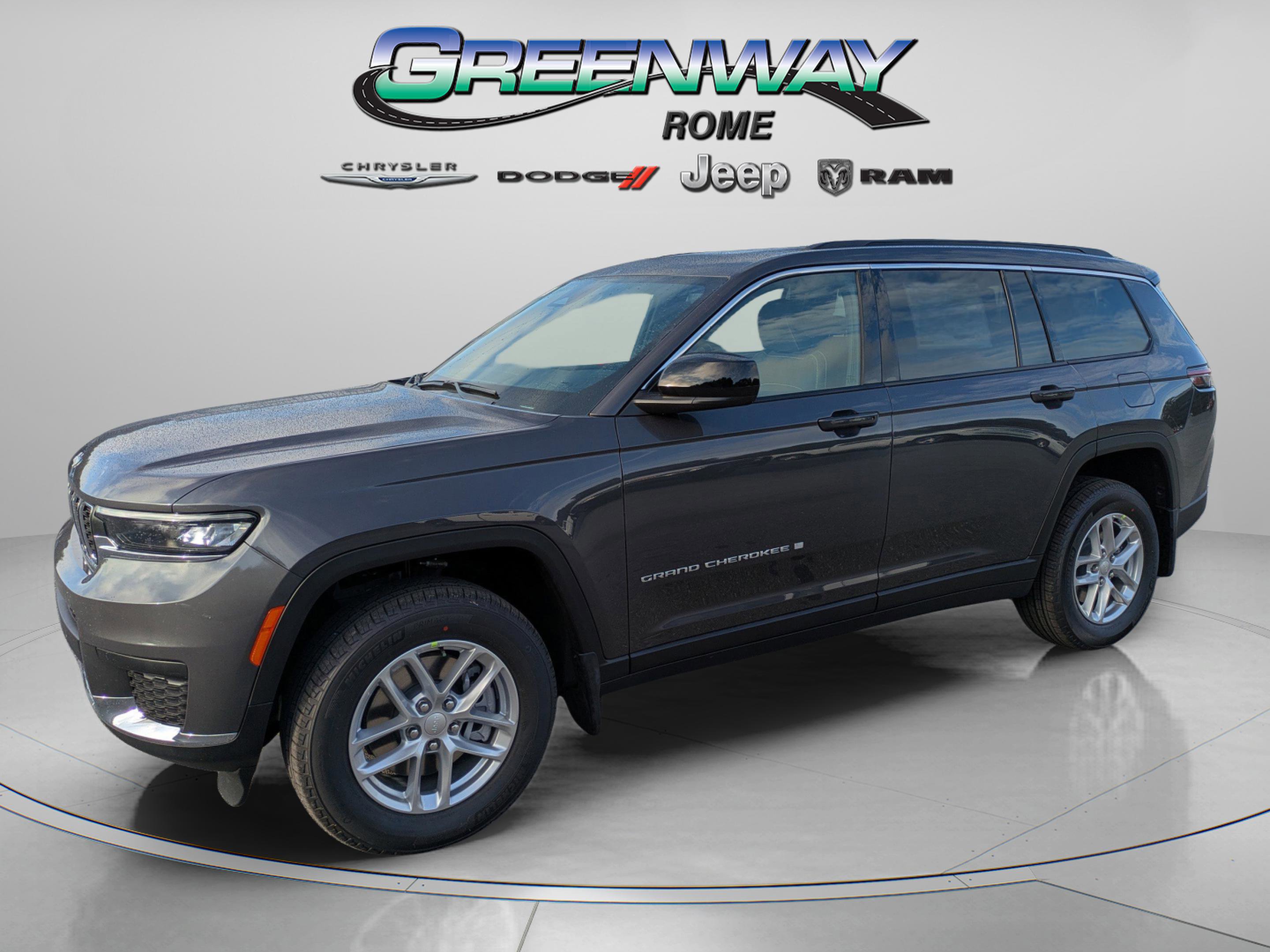 New 2025 Jeep Grand Cherokee L Laredo image 4