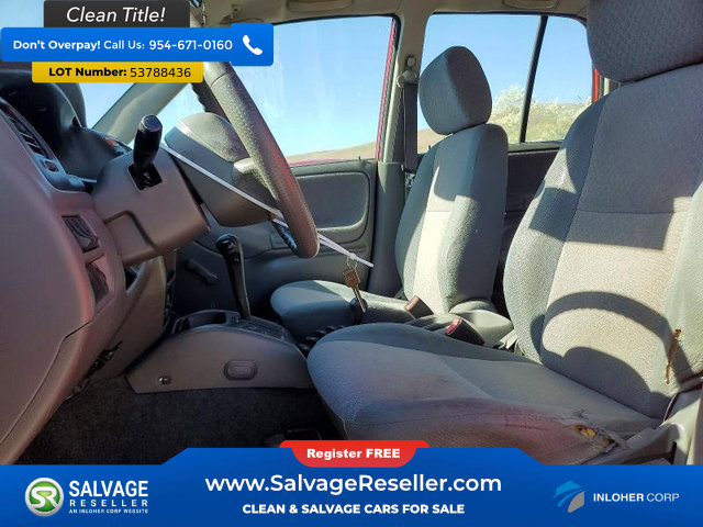 Used 2001 Chevrolet Tracker 4WD image 9