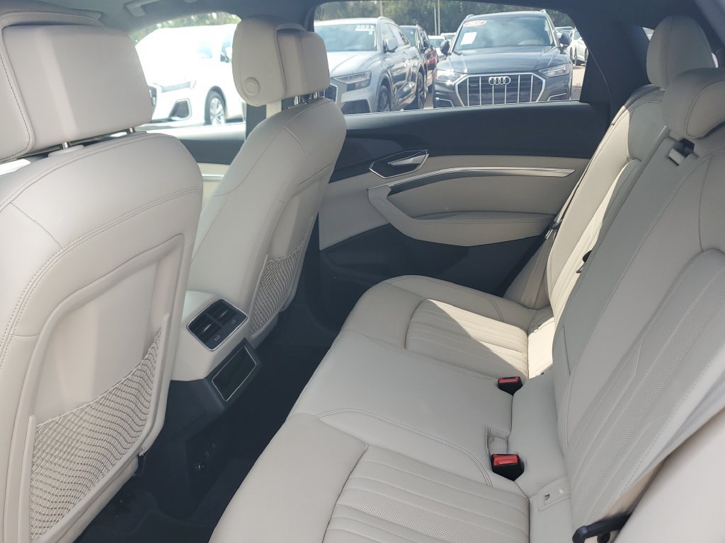 Certified 2024 Audi Q8 e-tron Premium Plus AWD/4WD image 17