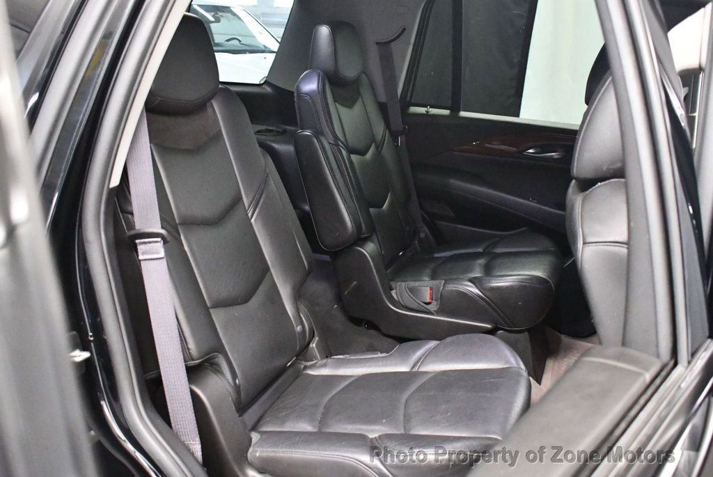 Used 2015 Cadillac Escalade Premium image 17