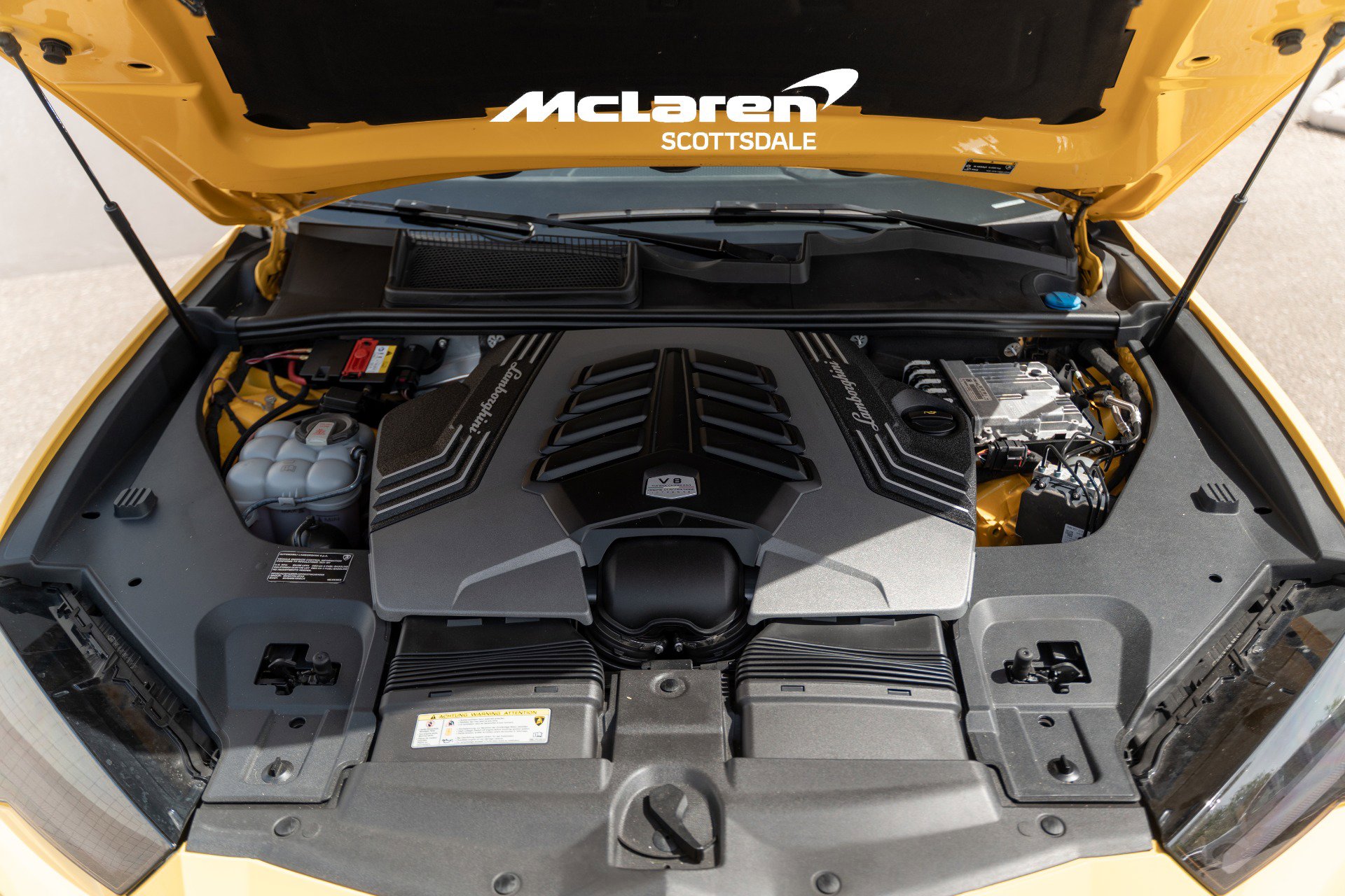Used 2021 Lamborghini Urus AWD/4WD image 34