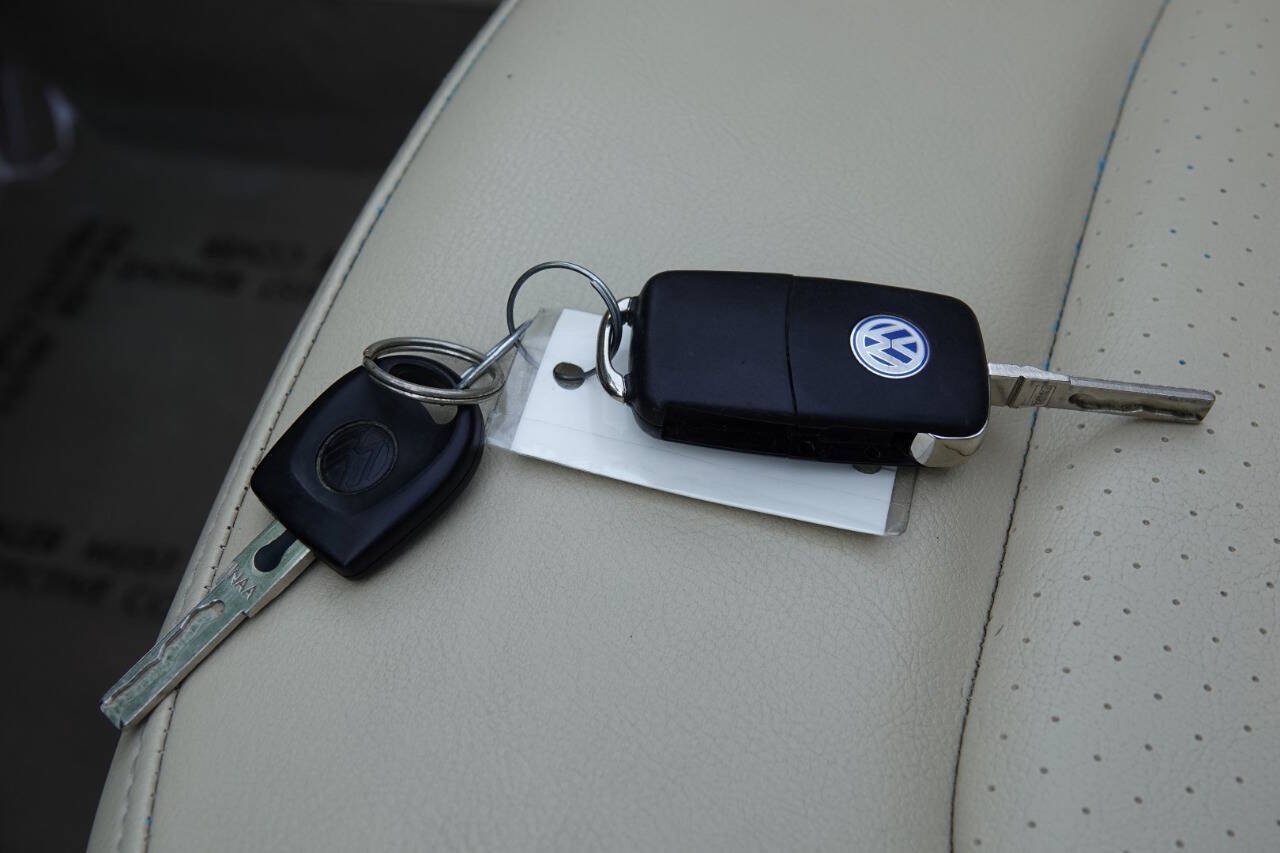 Used 2008 Volkswagen Beetle SE FWD image 87