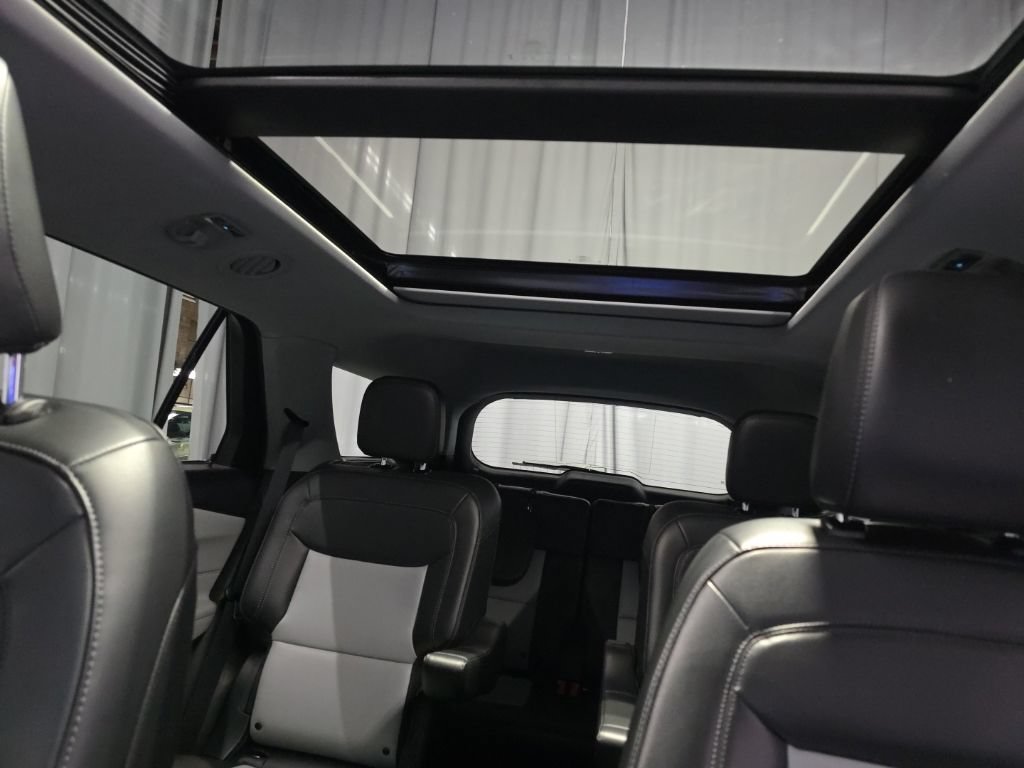 Used 2024 Ford Explorer XLT w/ Equipment Group 202A AWD/4WD image 20