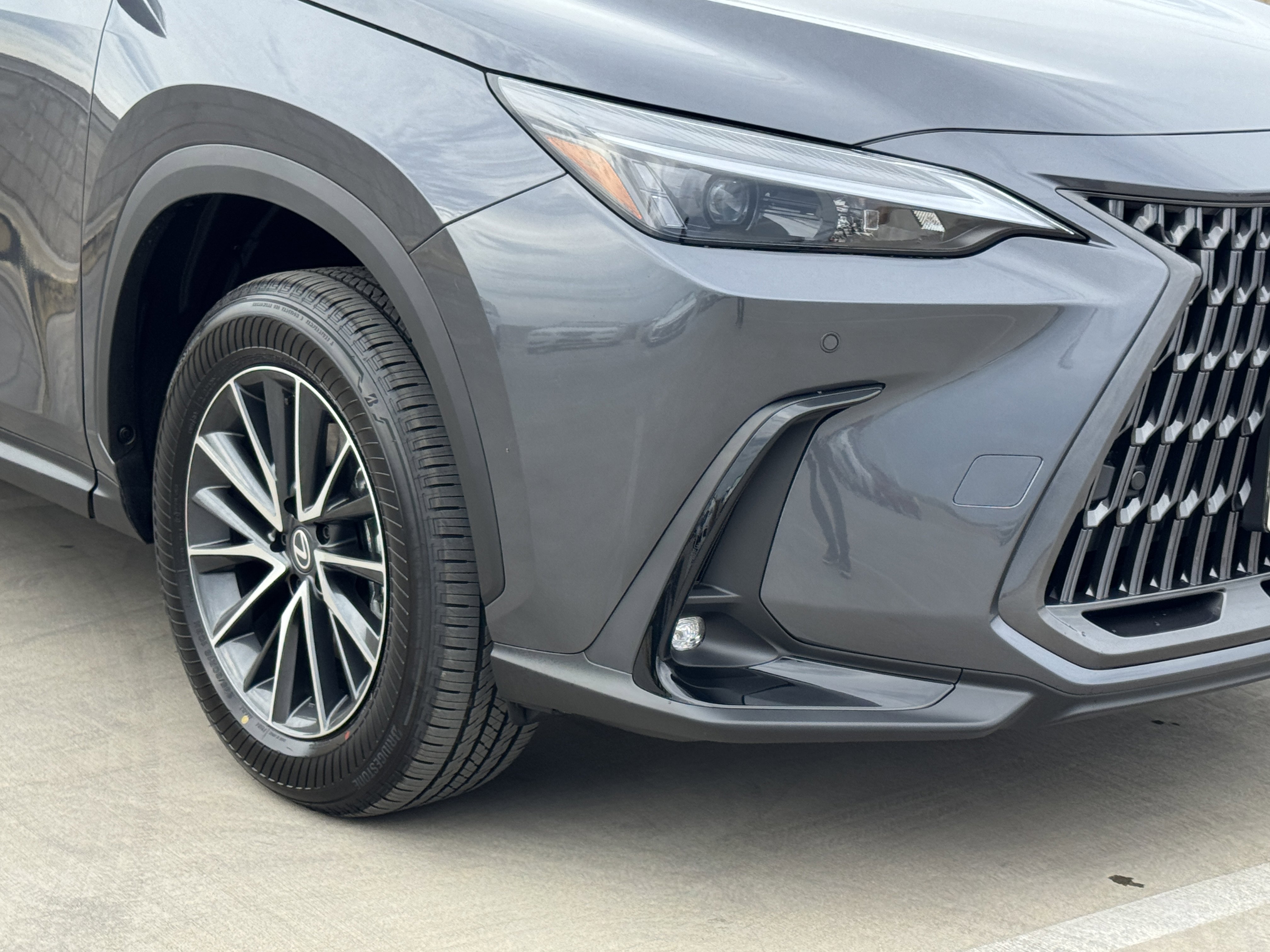 New 2026 Lexus NX 350 AWD image 4