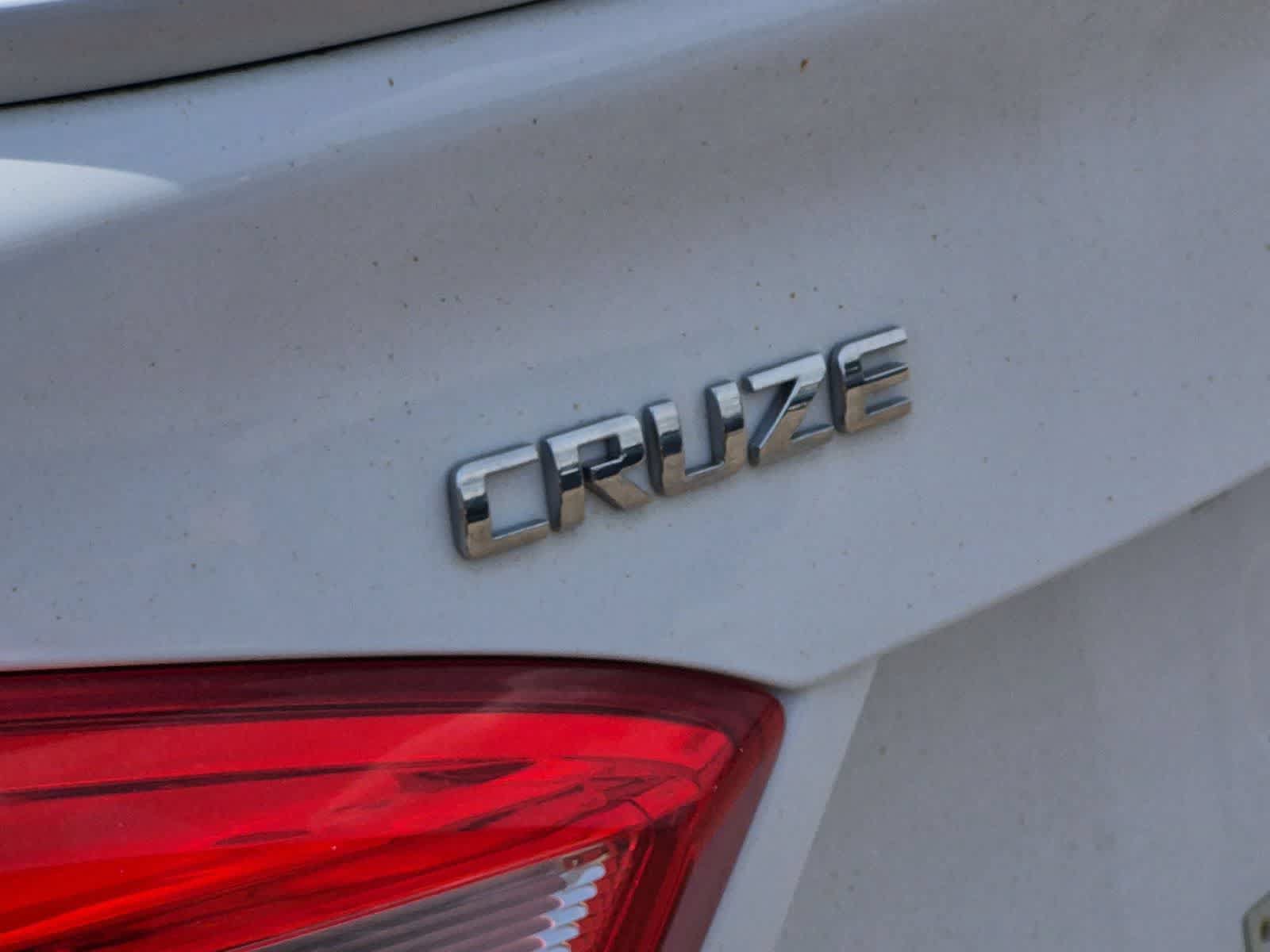 Used 2017 Chevrolet Cruze LT w/ Convenience Package FWD image 13