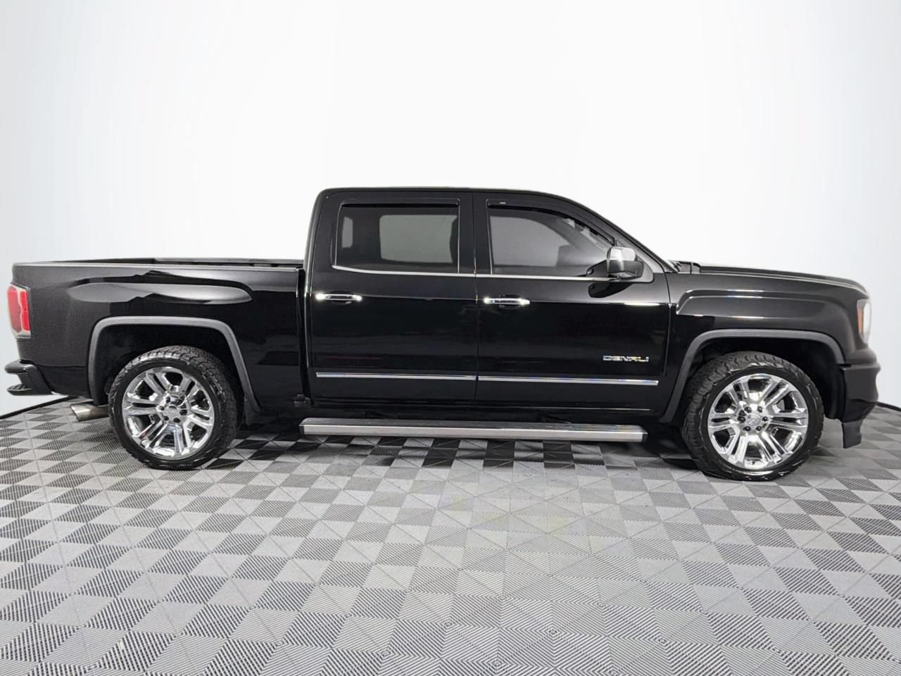 Used 2017 GMC Sierra 1500 Denali AWD/4WD image 28