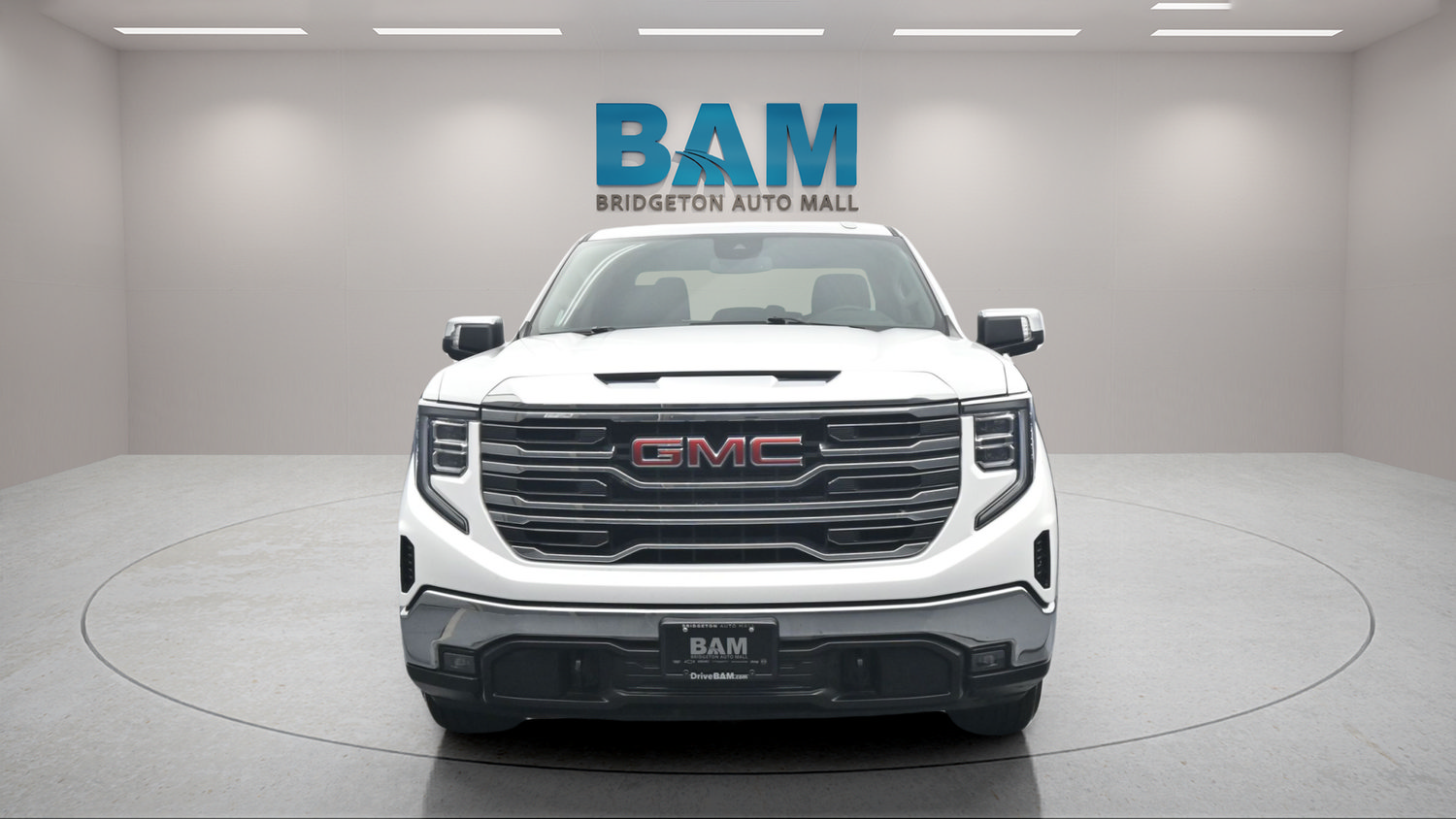 Used 2025 GMC Sierra 1500 SLT RWD image 3