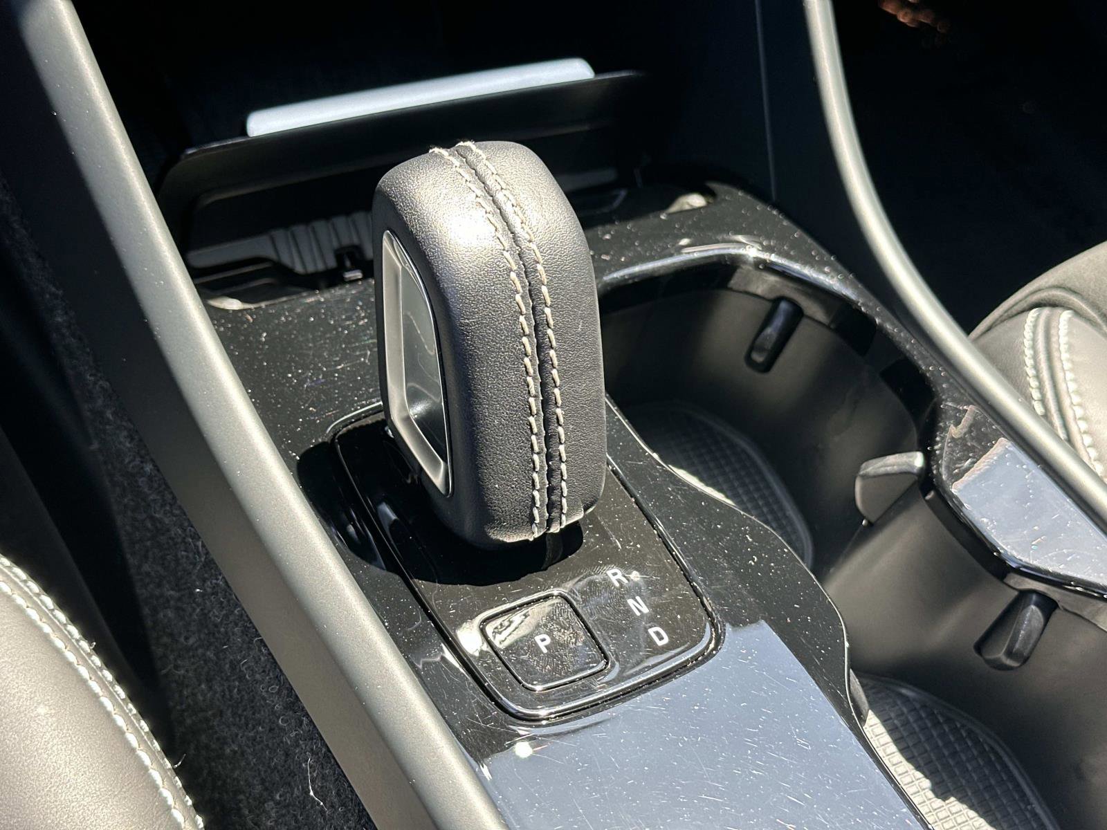 Certified 2021 Volvo XC40 P8 Recharge w/ Advanced Package image 14