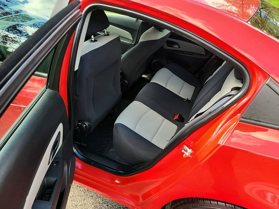 Used 2016 Chevrolet Cruze LS FWD image 32