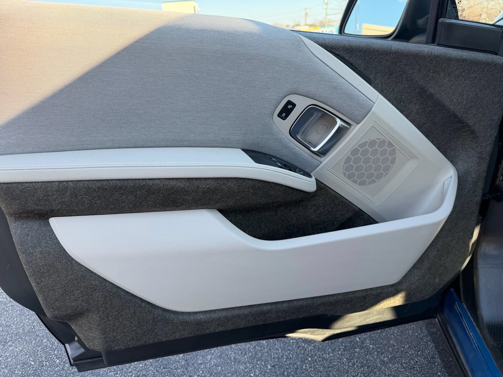 Used 2015 BMW i3 w/ Range Extender RWD image 10