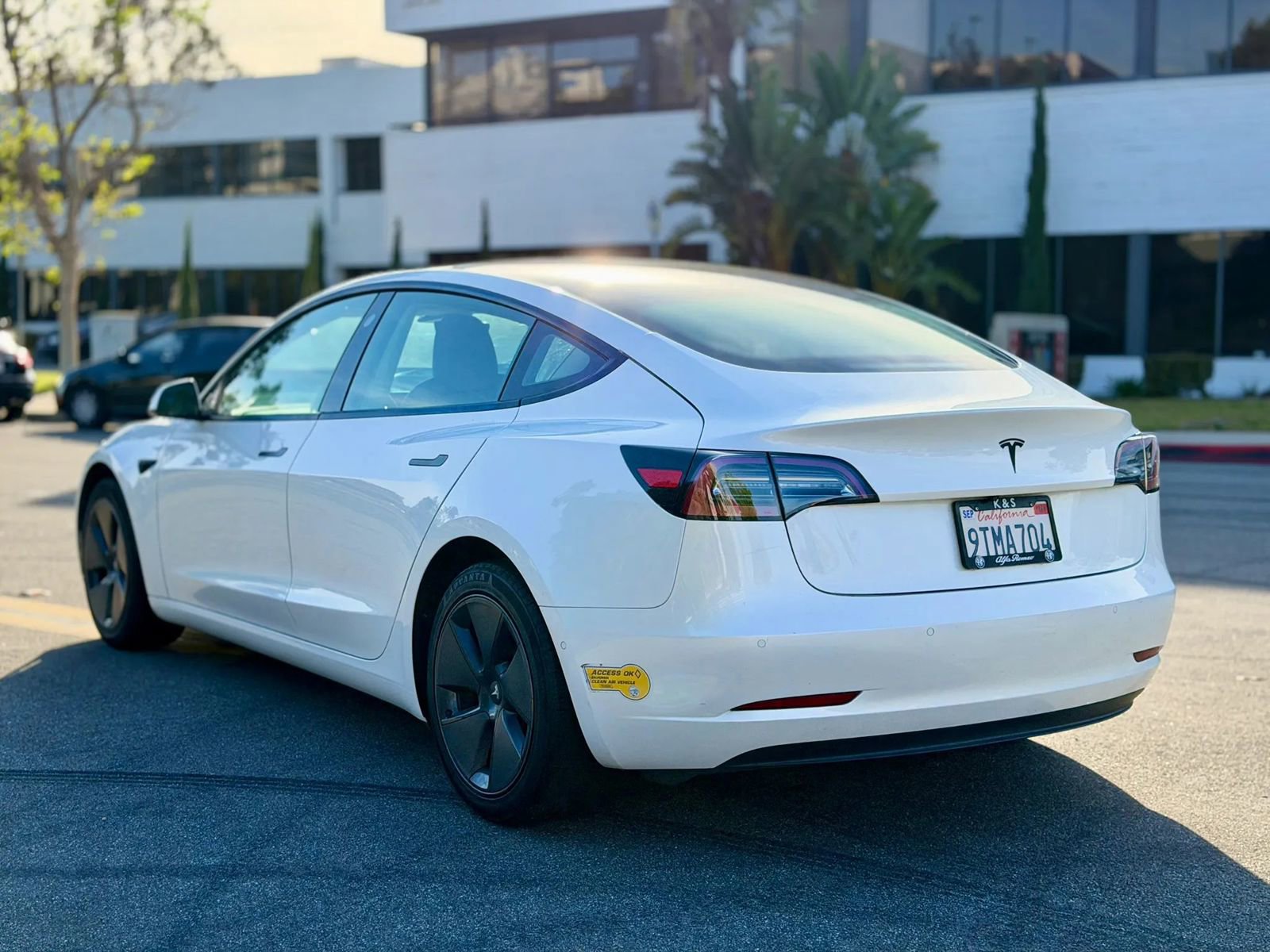 Used 2021 Tesla Model 3 Standard Range Plus RWD image 13