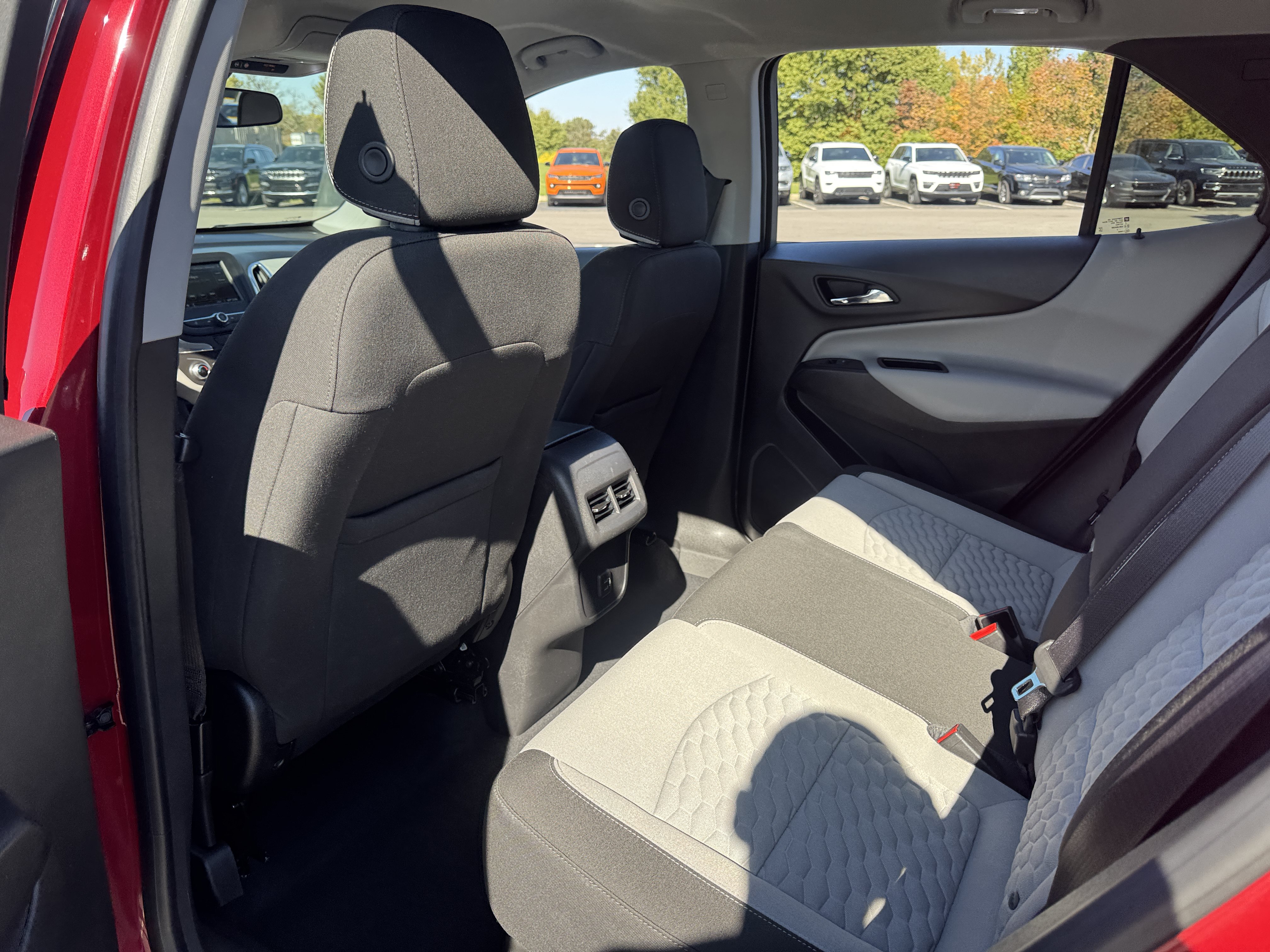 Used 2019 Chevrolet Equinox LT FWD image 14
