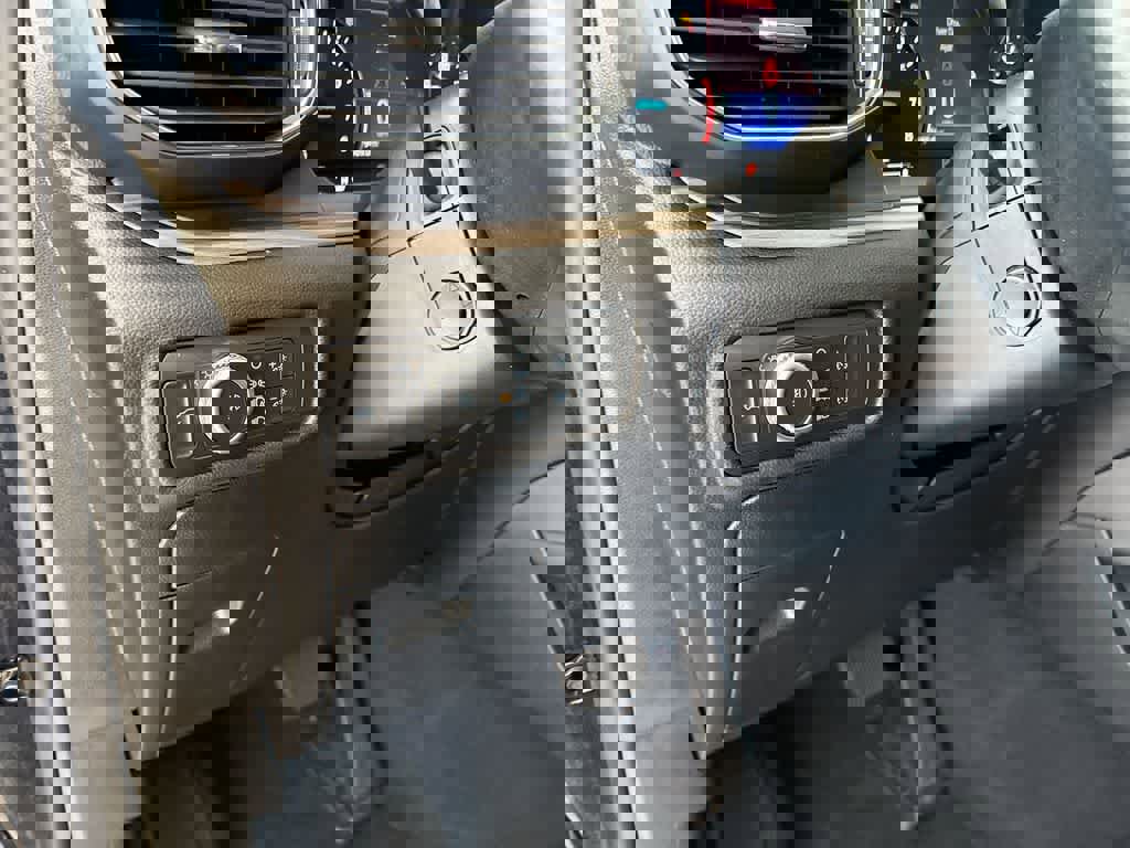 Used 2022 Ford Explorer Limited w/ Equipment Group 301A image 41